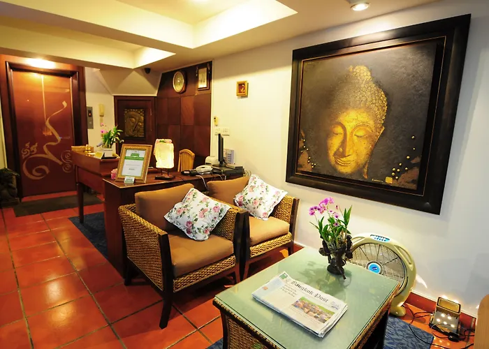 Отель Baan Sukhumvit Soi 20 3*