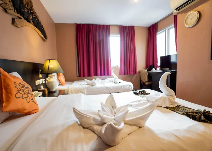 Отель Baan Sukhumvit Soi 20 Бангкок