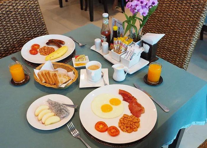 Отель Baan Sukhumvit Soi 20