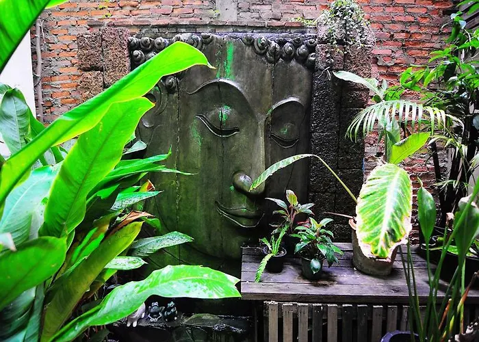 Отель Baan Sukhumvit Soi 20