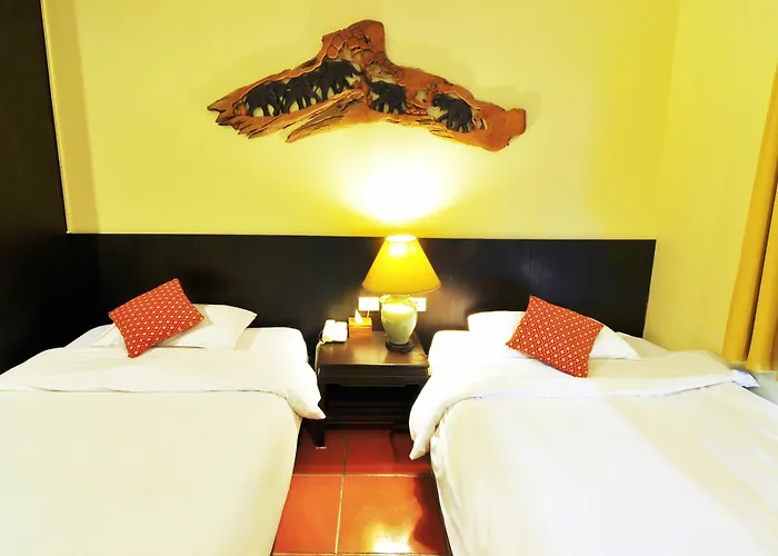 Отель Baan Sukhumvit Soi 20 3*